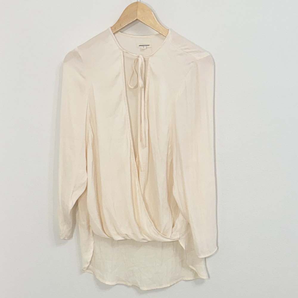 SILENCE & NOISE Cream Crossover Blouse High/Low Size Small - Picture 2 of 6